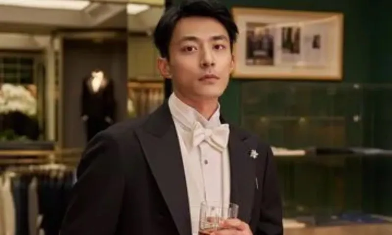 Một sao nam lên hot search Weibo vì có nhan sắc giống hai diễn viên soái ca 2