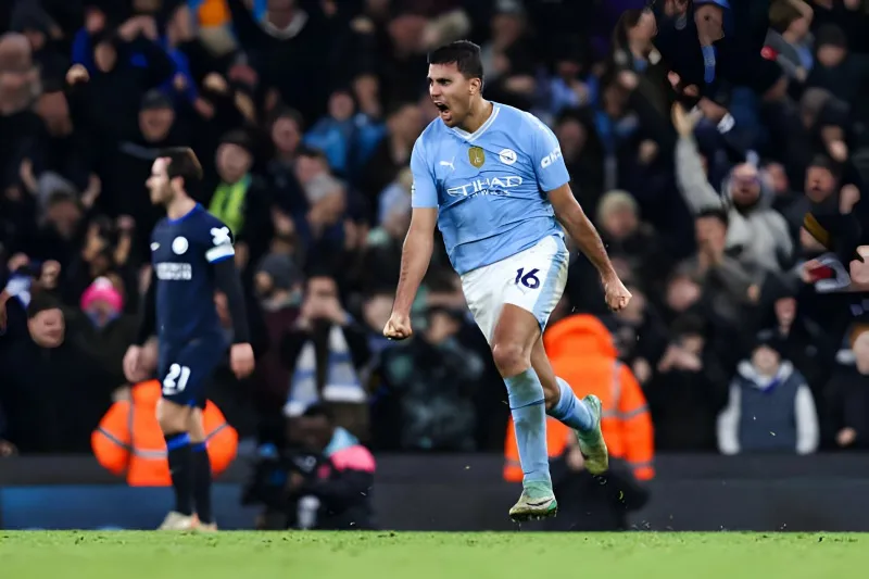 Sterling ghi bàn sửa sai, Rodri thay Haaland giải cứu Man City 2