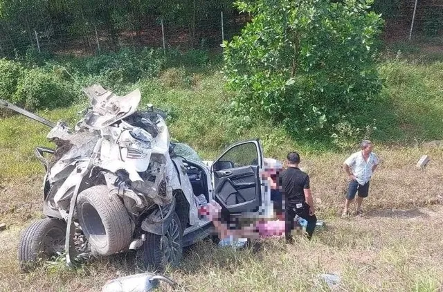 3 ô tô tông nhau trên cao tốc Cam Lộ - La Sơn, 2 người tử vong 1