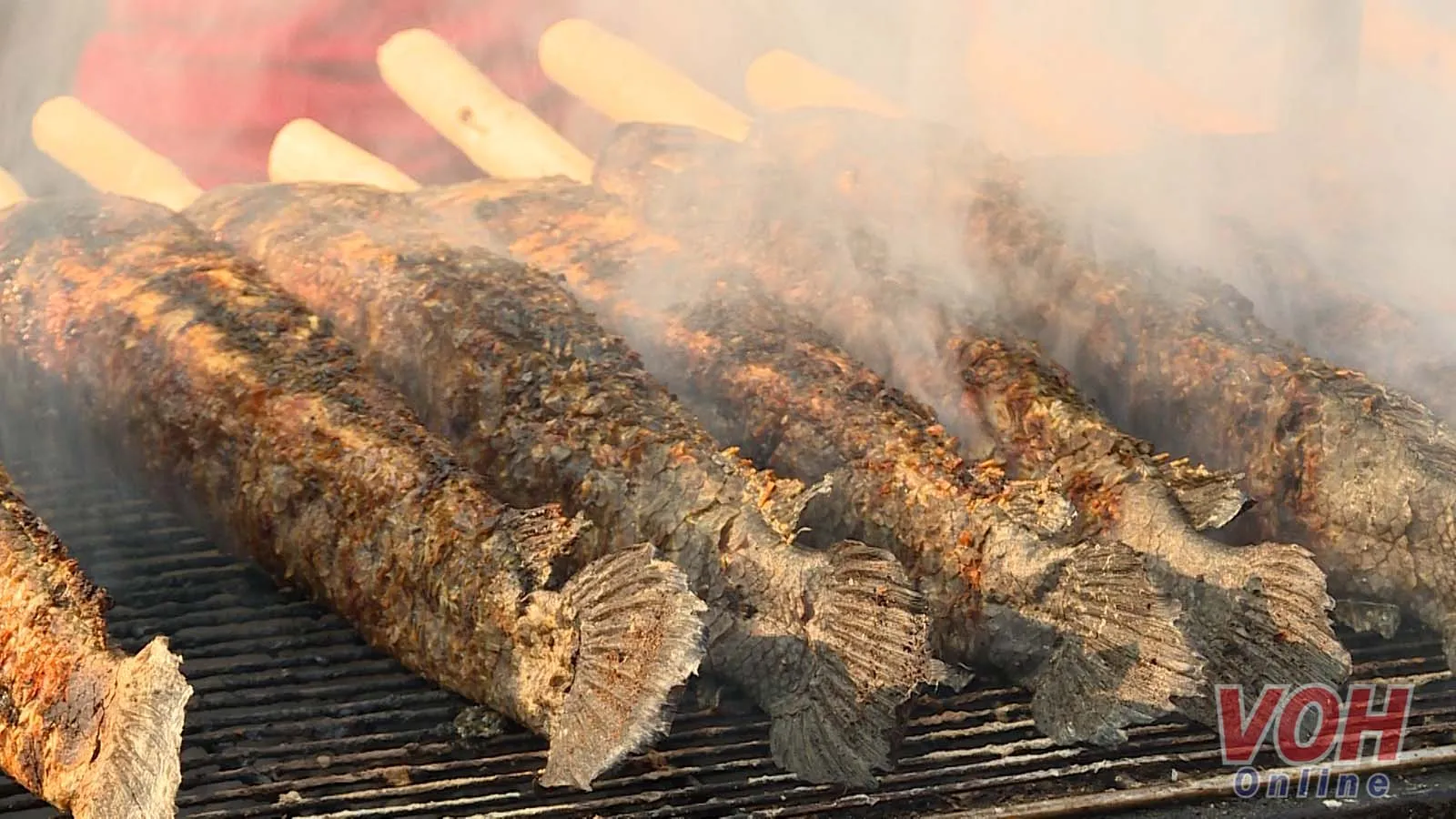 Phố bán cá lóc nướng đông nghẹt ngày vía Thần Tài 4