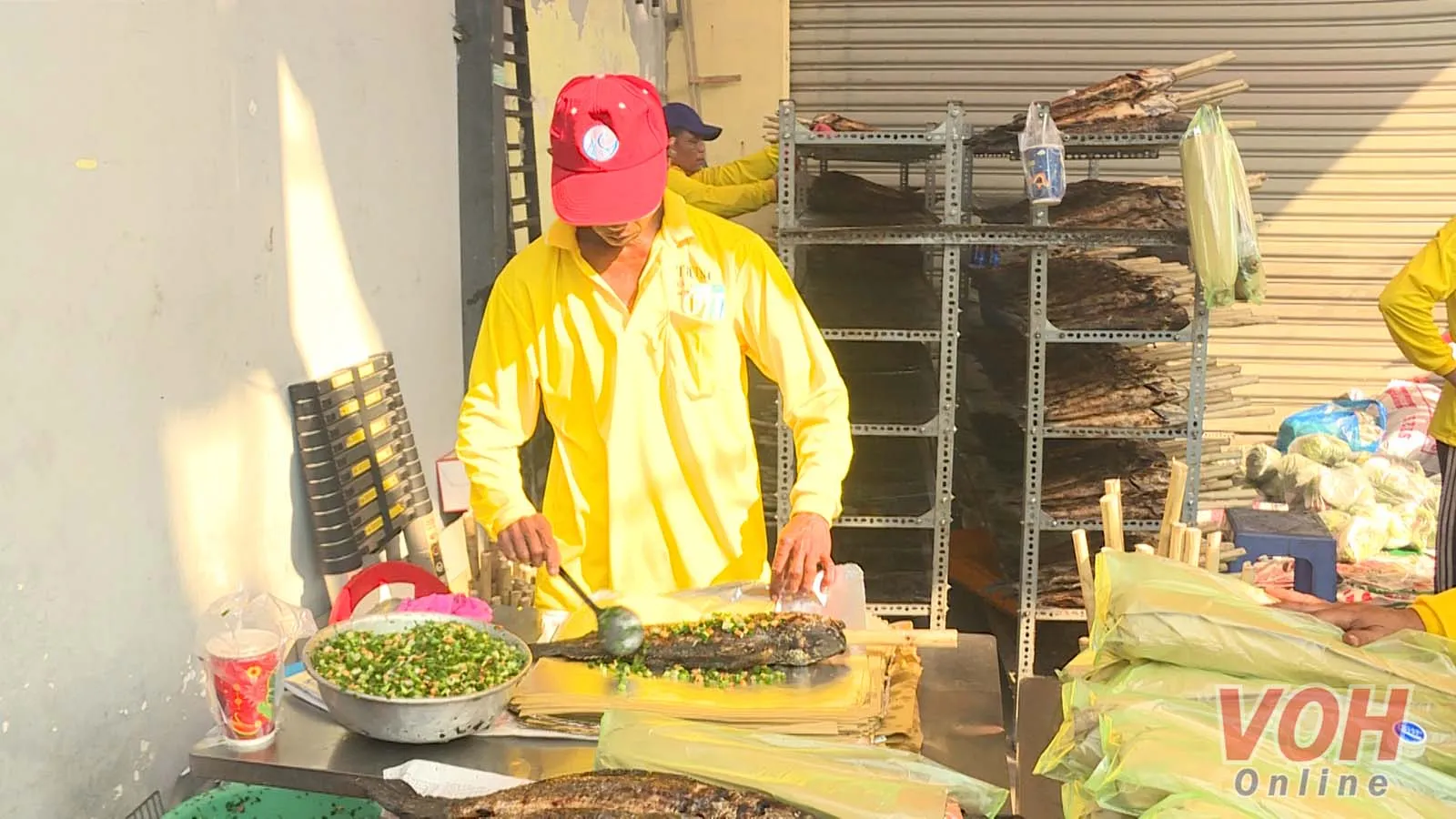 Phố bán cá lóc nướng đông nghẹt ngày vía Thần Tài 3