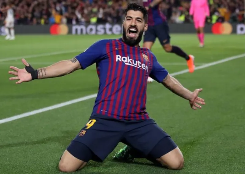 Bị Suarez 