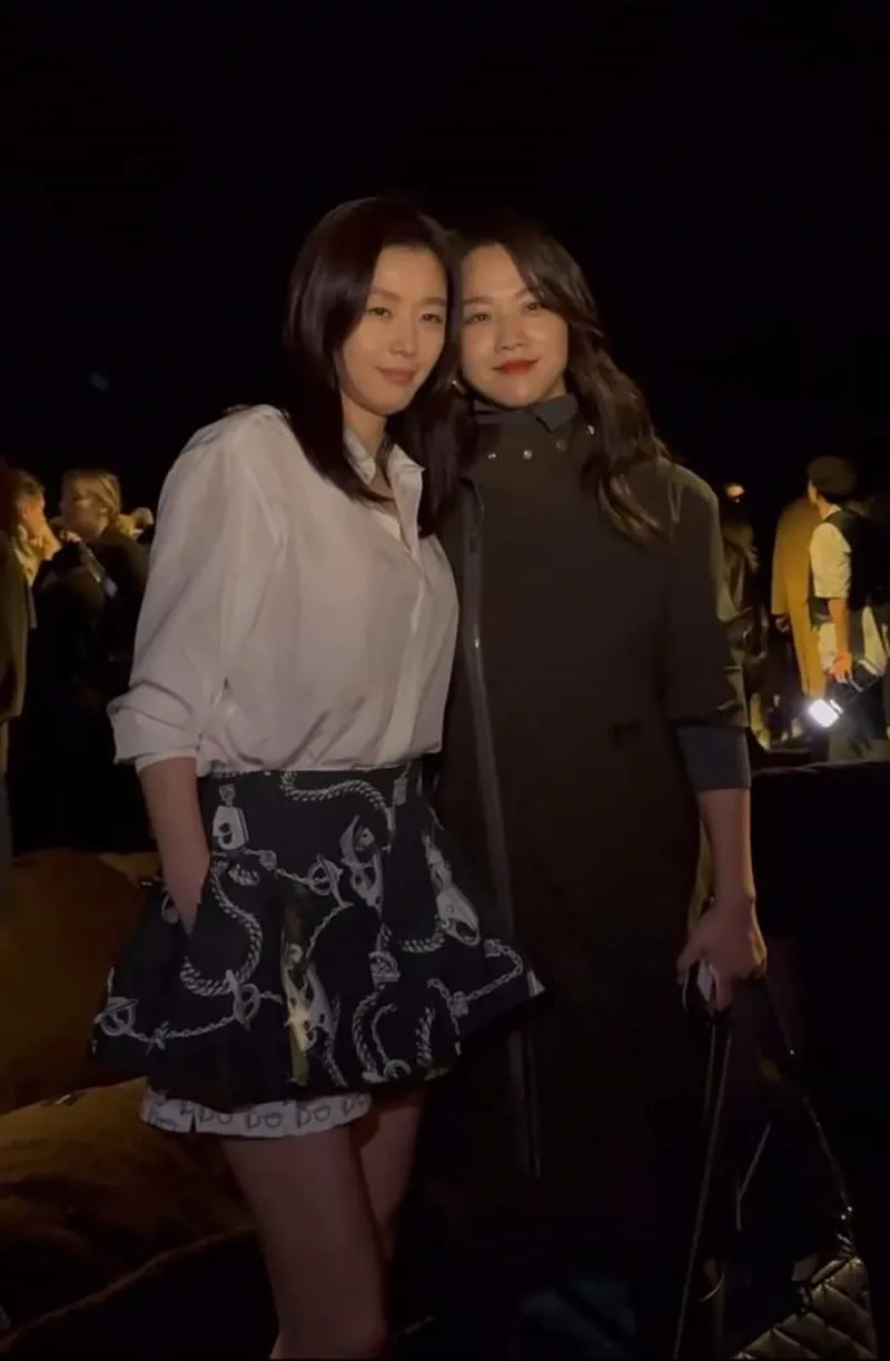 Dàn sao lớn hội ngộ tại show Burberry Winter 2024 - London Fashion Week 5