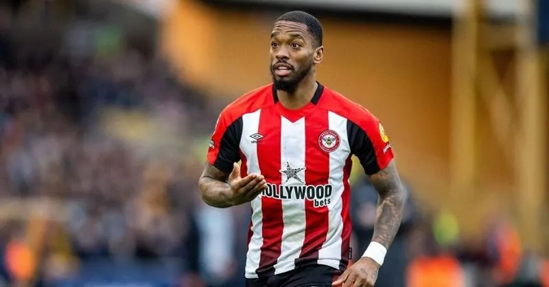 Ivan Toney từng khiến CĐV Man City chết lặng khi lập cú đúp giúp Brentford thắng trận - Ảnh: Internet