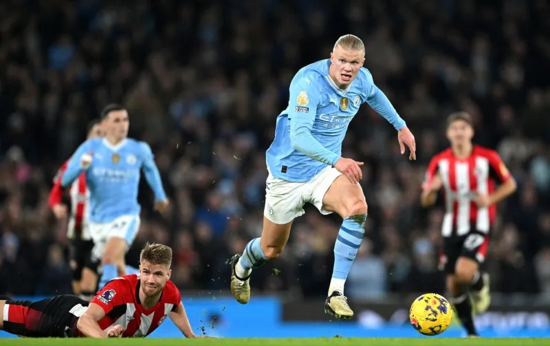 Haaland tìm lại bản năng săn bàn, Man City qua mặt Arsenal và phả hơi nóng vào Liverpool 2