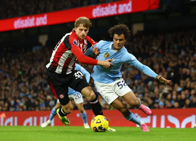 Haaland tìm lại bản năng săn bàn, Man City qua mặt Arsenal và phả hơi nóng vào Liverpool 1