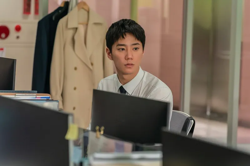 Nhân viên văn phòng Jung Ji Hoo