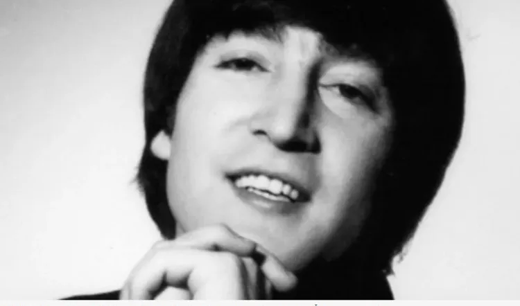 Các nhà đấu giá cho biết những kỷ vật của John Lennon và Beatles có thể cực kỳ có giá trị
