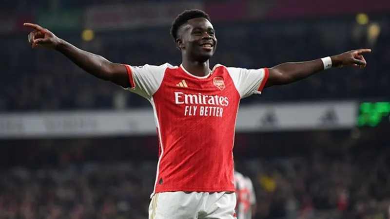 Bukayo Saka vẫn đang phải cày ải quá nhiều trận đấu cho Arsenal mùa này - Ảnh: Internet