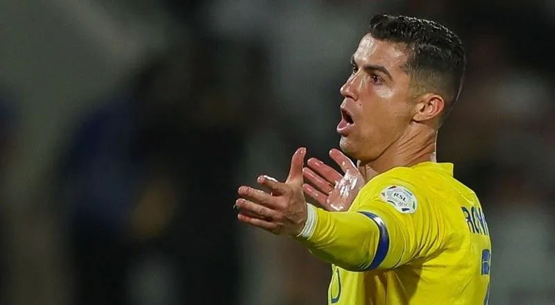 Ronaldo bị cấm thi đấu 1 trận sau hành vi của mình - Ảnh: Internet