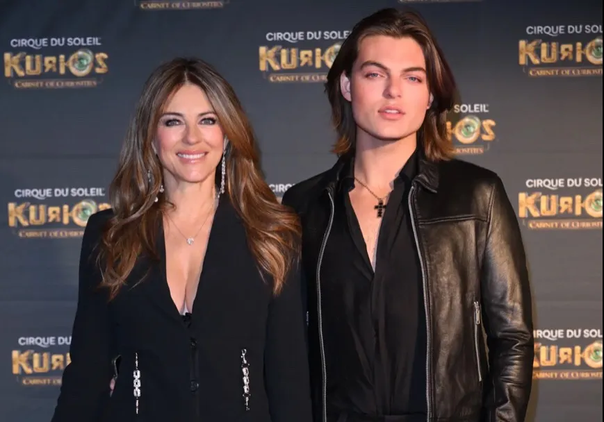 Elizabeth Hurley và con trai Damian 