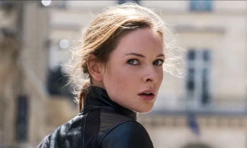 Rebecca Ferguson tiết lộ bị một "ngôi sao hạng A" bắt nạt và làm nhục tại phim trường 2
