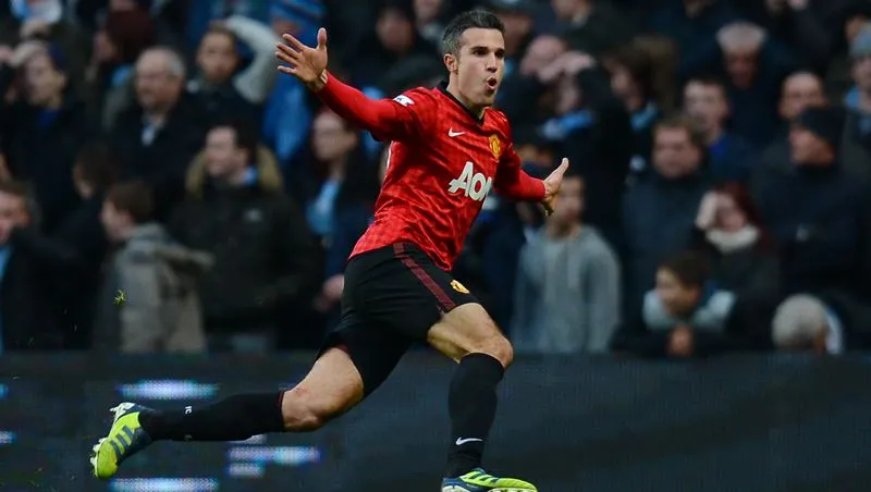 Persie ăn mừng sau khi ghi bàn quyết định - Ảnh: Internet