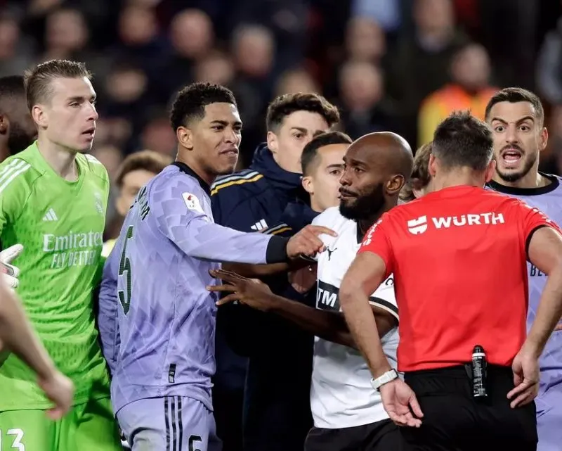 Điểm tin bóng đá 3/3: Pep cảm ơn Sir Jim Ratcliffe | Bellingham dính thẻ đỏ vì mắng trọng tài 1