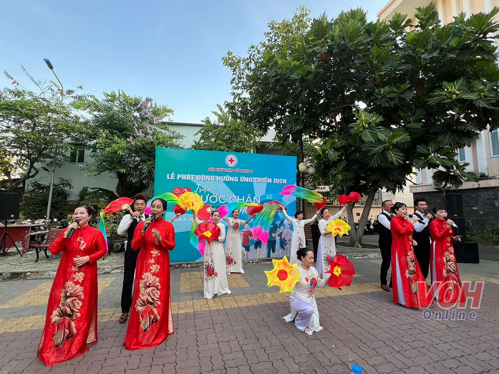 Triệu bước chân nhân ái - lan tỏa tinh thần đoàn kết, nhân ái của người Việt Nam 4