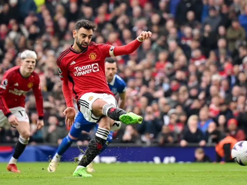 "Thần tài" Garnacho tạo ra 2 quả penalty, MU tìm lại niềm vui chiến thắng 1