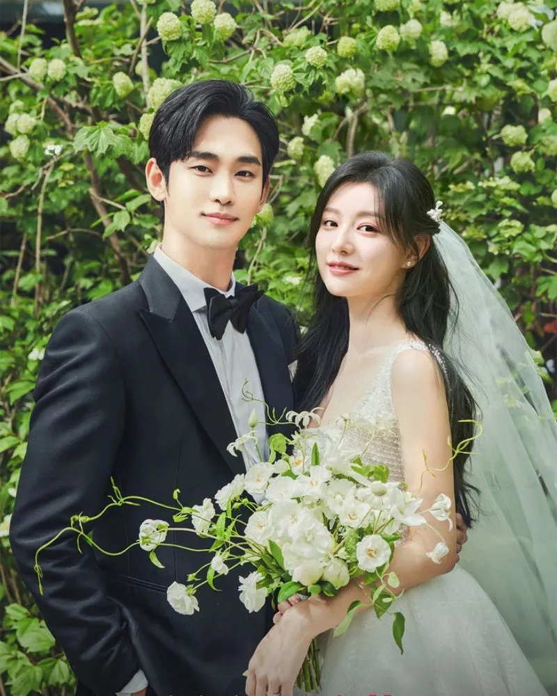 Netizen phản hồi thế nào về Nữ Hoàng Nước Mắt của Kim Soo Hyun và Kim Ji Won? 3