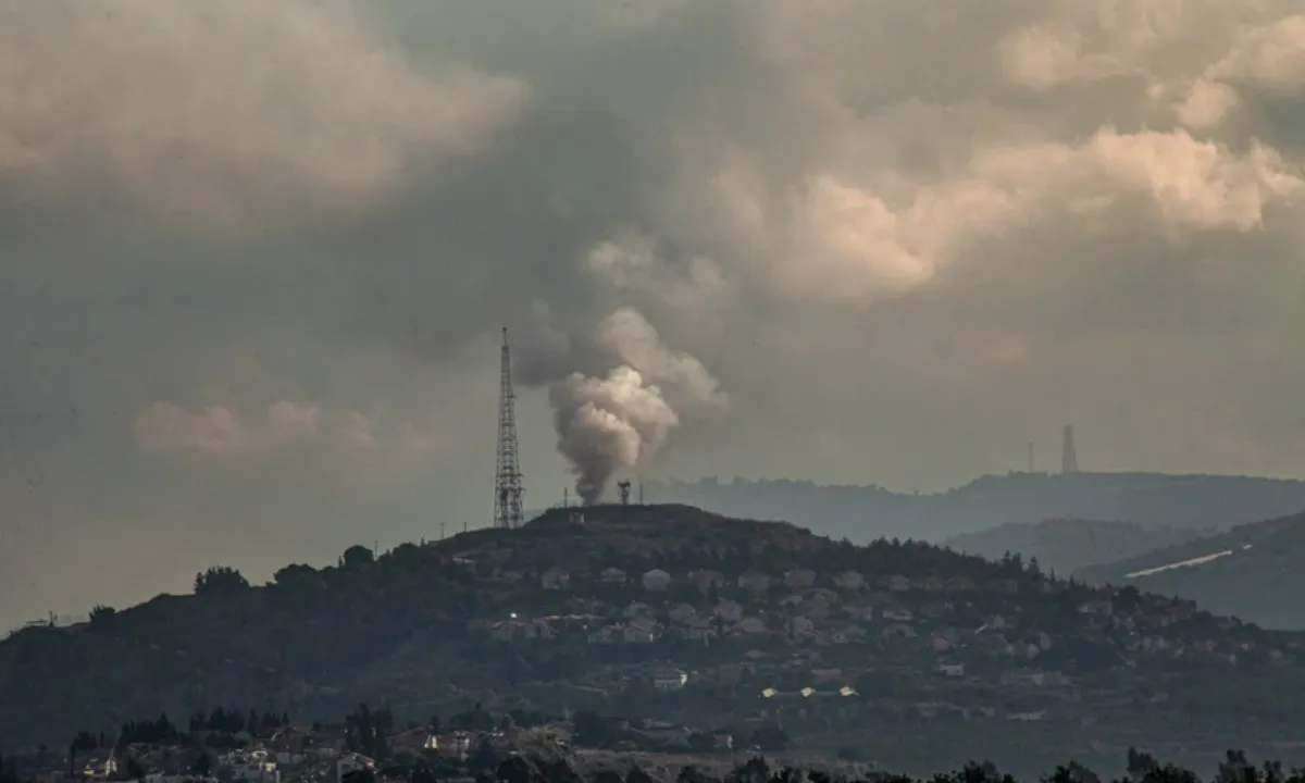 Hezbollah phóng hơn 100 quả rocket vào tiền đồn Israel