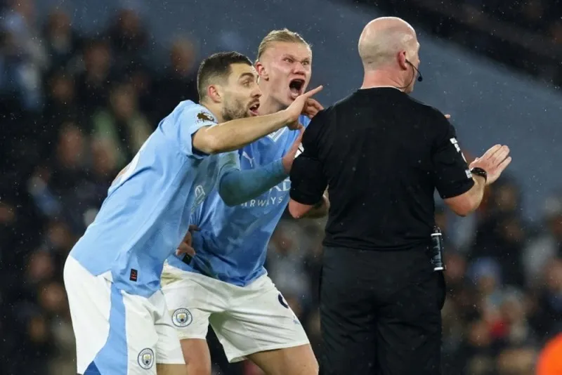 Công bố trọng tài Tứ kết FA Cup, fan Man City cay cú: "Hy vọng ăn ba thế là tiêu tan" 2