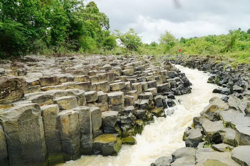 Gia Lai có suối Đá Đĩa, ghé một lần nhớ mãi khôn nguôi 1