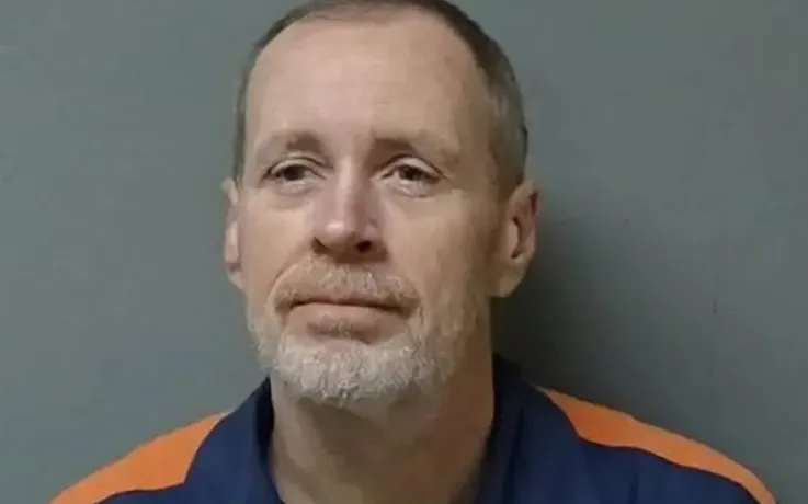 Người đàn ông bị kết tội làm chết 4 đứa con trong ô tô xin được ra tù 1