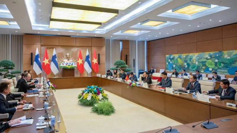 Chủ tịch Quốc hội Vương Đình Huệ đón và hội đàm với Chủ tịch Quốc hội Phần Lan 2