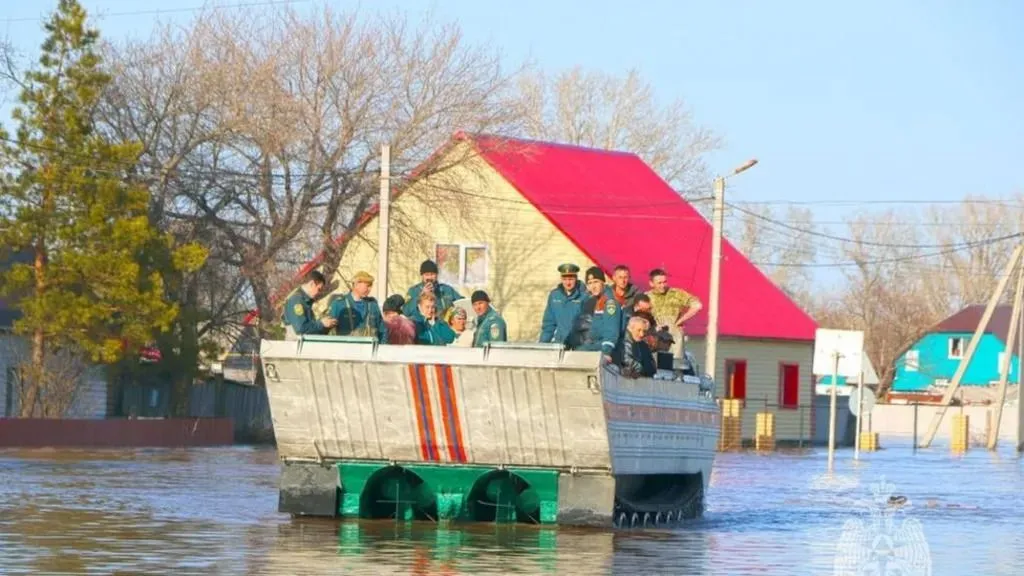 Tin thế giới sáng 8/4: Vỡ đập liên tiếp ở Nga gây ngập lụt nghiêm trọng | Canada cáo buộc Ấn Độ can  thiệp tổng tuyển cử