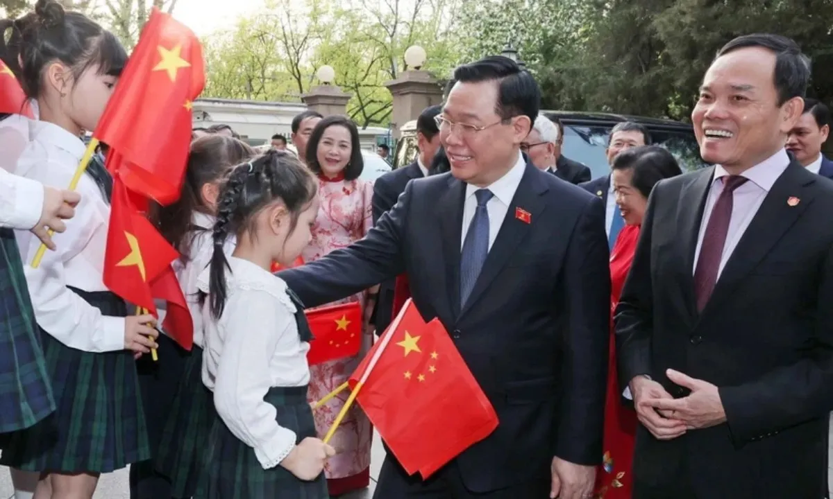 Chủ tịch Quốc hội: Phát triển cộng đồng người Việt Nam ở Trung Quốc 