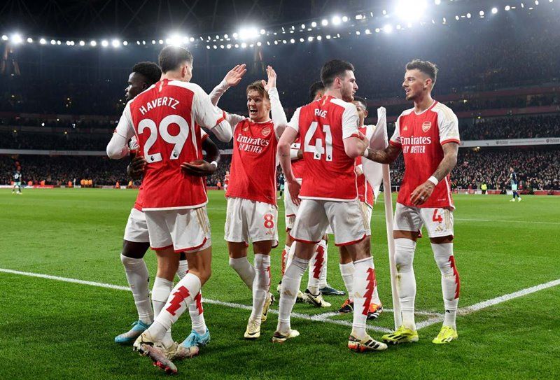 Bị loại khỏi Cúp C1, Arsenal vẫn “bòn rút” UEFA số tiền khủng