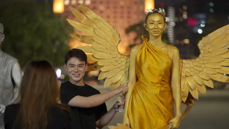 thuy-tien-bi-dong-cham-004