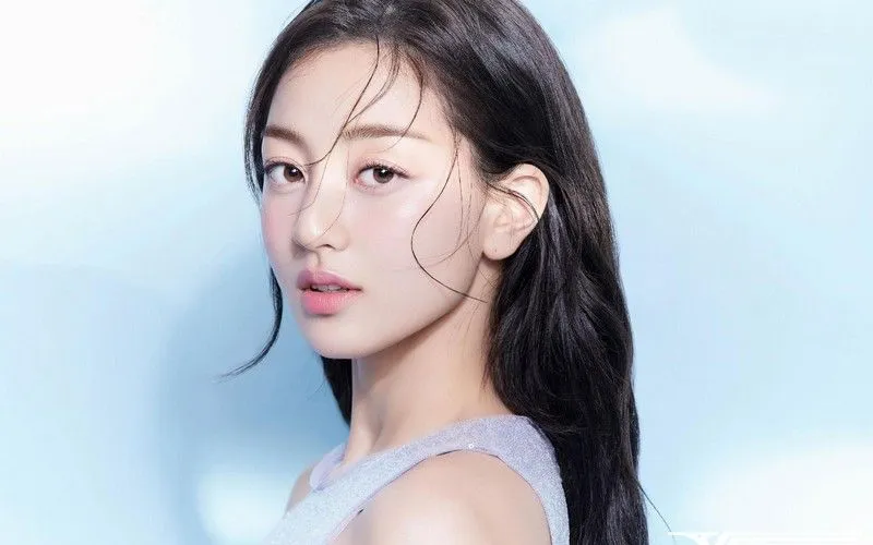 Chân dung bạn trai của Jihyo (TWICE)_ Là Iron Man Hàn Quốc, khung hình chung Kang Daniel gây sốt7