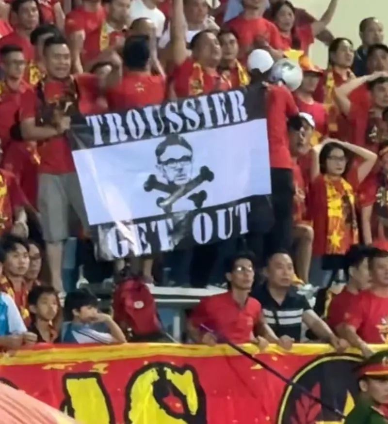 tuyen-viet-nam-thua-tan-tac-cdv-keu-goi-vff-sa-thai-troussier 1