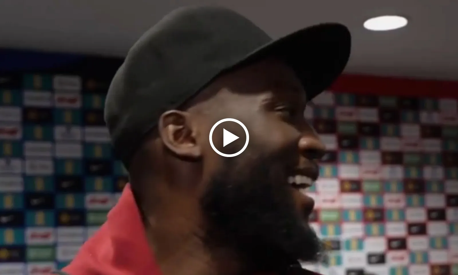 VIDEO: Tỏa sáng ngày trở về Anh, Lukaku cười khẩy đá đểu Chelsea