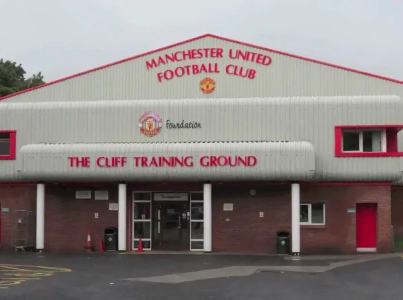 mu-the-cliff