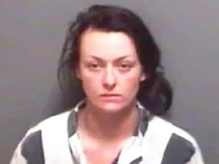 Grace Kelley anh Morgan Country Sheriff’s Office