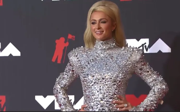 Paris Hilton tiết lộ lý do không đăng bài về con gái London trên mạng xã hội