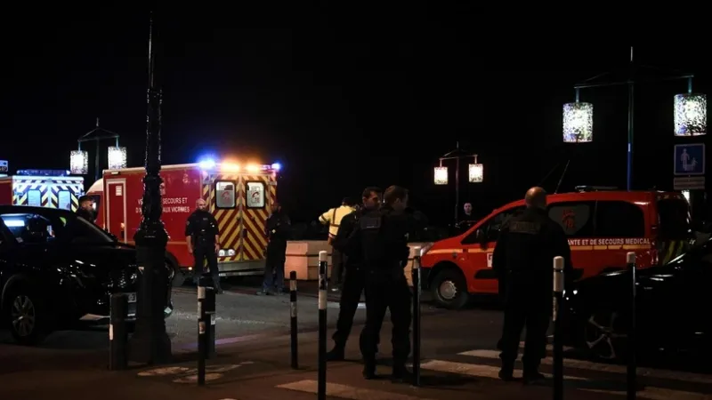 Tan cong bang dao F 16