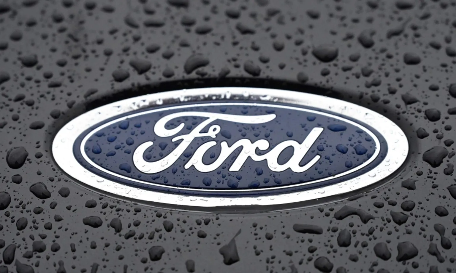 Ford triệu hồi gần 43.000 xe SUV do rò rỉ nhiên liệu có thể gây cháy