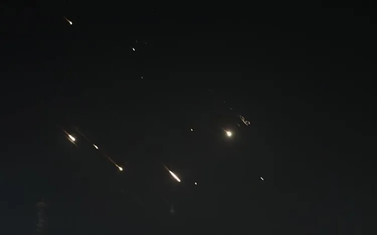 Đánh chặn hầu hết số 200 UAV, tên lửa phóng vào Israel