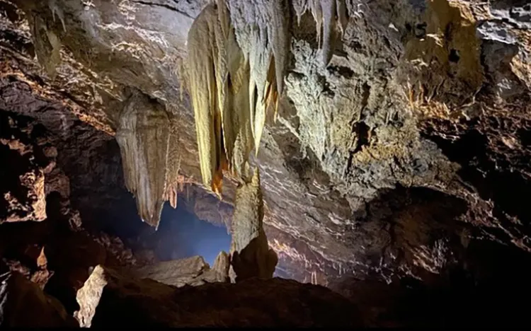Phát hiện thêm nhiều hang động mới tại Quảng Bình