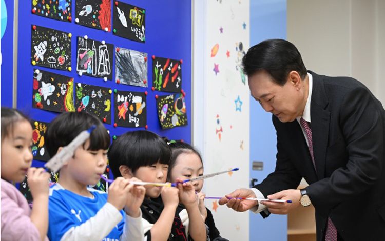 Hàn Quốc cắt giảm giáo viên tiểu học vì không có học sinh