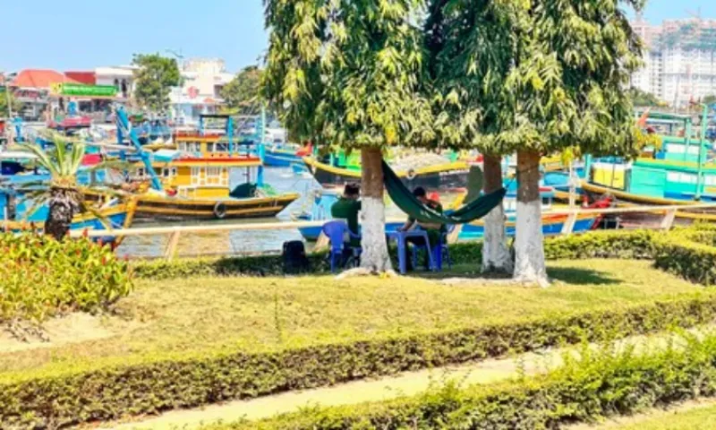 Bị đâm tử vong khi đang nằm võng với bạn gái