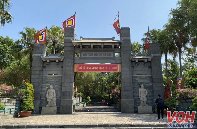 Không khí chuẩn bị Giổ Tỗ Hùng Vương tại đền tưởng niệm các vua Hùng lớn nhất TPHCM