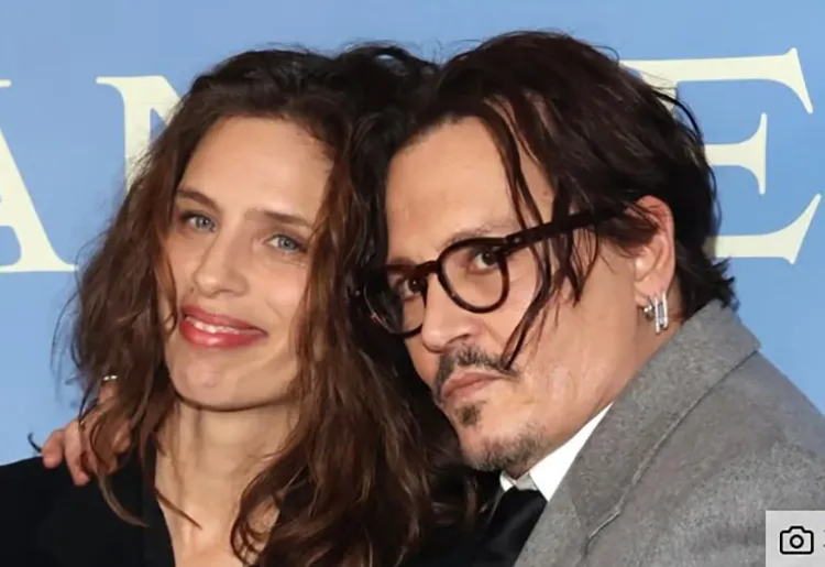 Johnny Depp vào vai vua Louis XV