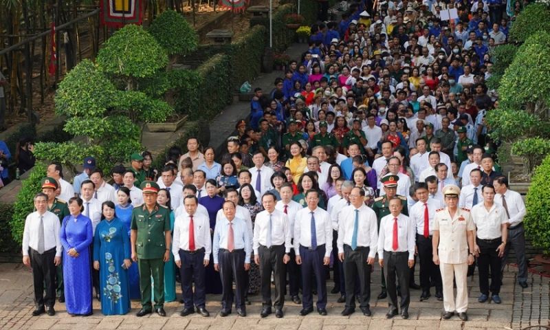 Lãnh đạo TPHCM dâng hương tưởng nhớ Vua Hùng
