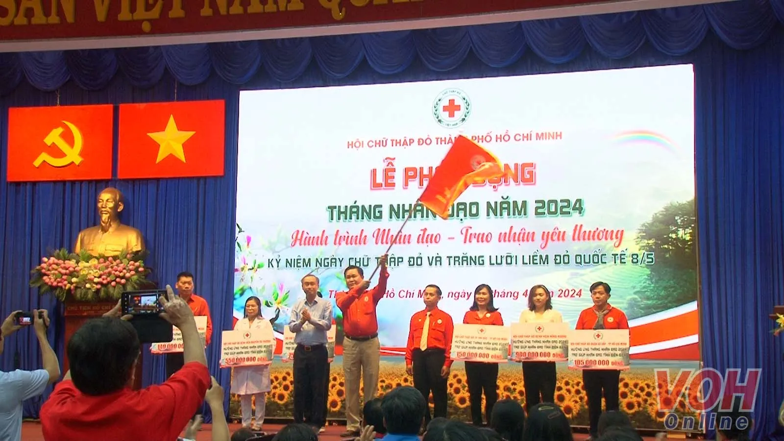 Tháng nhân đạo - Lan tỏa tinh thần tương thân tương ái trong các tầng lớp nhân dân