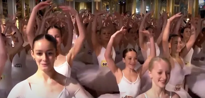 353 vũ công Ballet phá kỷ lục thế giới tại New York 