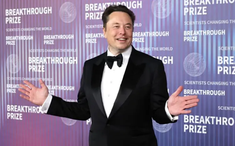 Elon Musk ảnh ngày 13 tháng 4 Getty Imgages