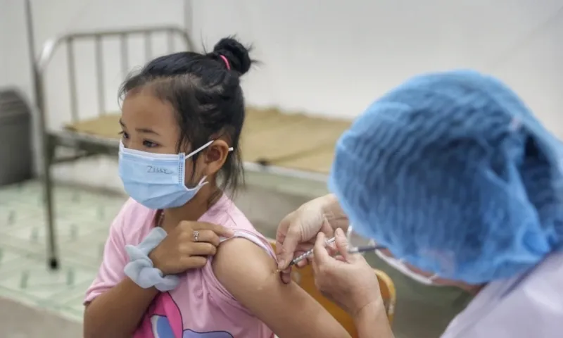 Cung ứng 500.000 liều vaccine 5 trong 1 tới các cơ sở tiêm chủng