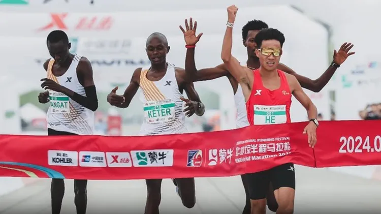 Cuộc thi bán marathon Bắc Kinh: Người về nhất bị tước huy chương